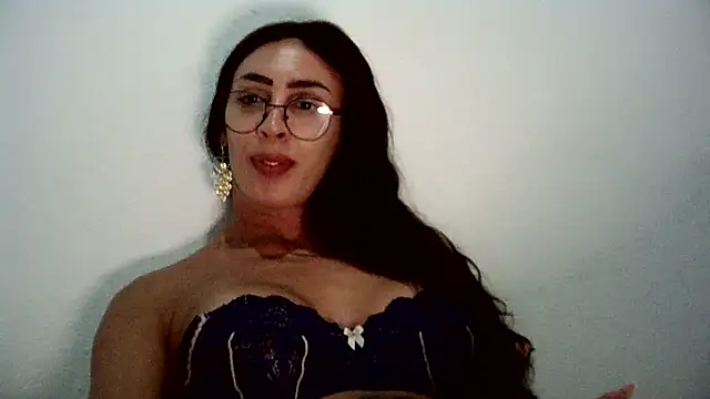 Snapshot of AlexiaDuucan chatting on February 25, 12:14 am AlexiaDuucan online show from February 25, 12:14 am