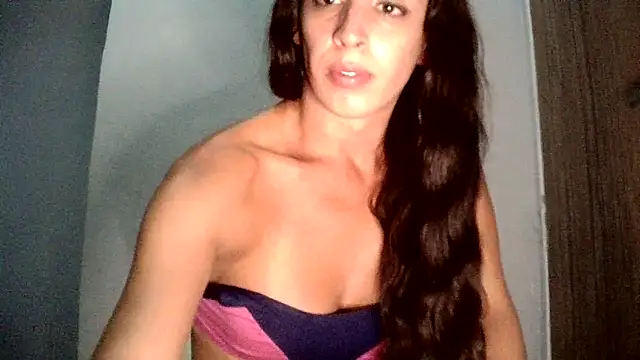 Snapshot of AlexiaDuucan chatting on March 14, 4:35 pm AlexiaDuucan online show from March 14, 4:35 pm
