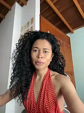 Snapshot of GabriSaenz chatting on March 18, 1:14 pm GabriSaenz online show from March 18, 1:14 pm