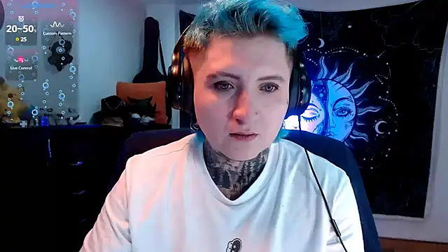 Marieblueeyes online show from February 11, 12:38 am