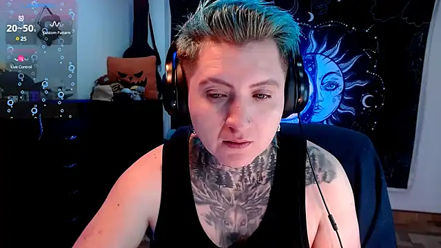 Marieblueeyes online show from February 15, 3:42 am