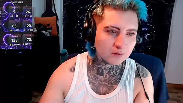 Marieblueeyes online show from February 18, 3:31 am