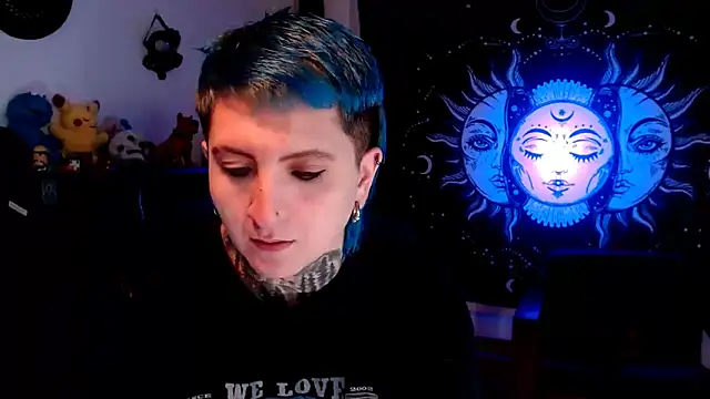 Marieblueeyes online show from March 11, 9:37 pm