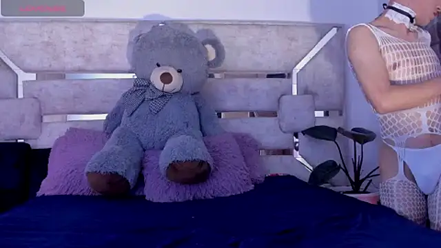 Snapshot of patrik-121 chatting on September 20, 12:16 am patrik-121 online show from September 20, 12:16 am