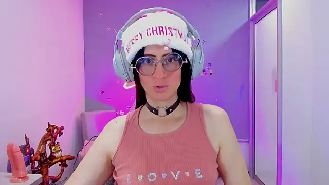 Snapshot of KimberlyJohnsoon chatting on December 11, 4:30 am KimberlyJohnsoon online show from December 11, 4:30 am