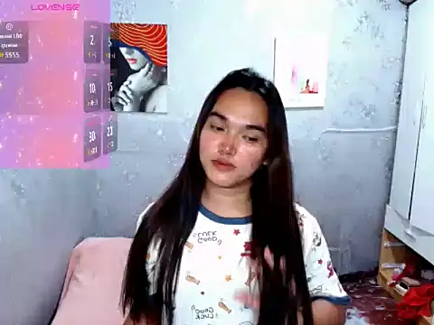 Snapshot of MoaningKylie chatting on October 6, 3:50 am MoaningKylie online show from October 6, 3:50 am