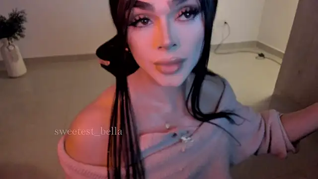 Snapshot of sweetest_bella chatting on October 1, 11:27 pm sweetest bella online show from October 1, 11:27 pm