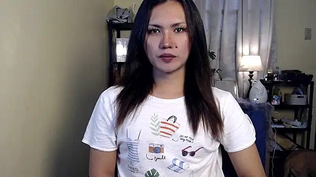 Snapshot of beatrice_21 chatting on September 23, 7:14 am beatrice 21 online show from September 23, 7:14 am