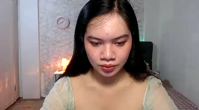Snapshot of Hebefemme chatting on December 4, 12:08 pm Hebefemme online show from December 4, 12:08 pm