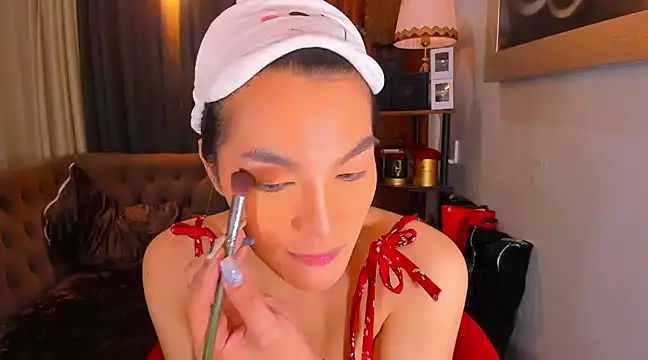 ChalanieFox online show from December 19, 8:34 pm