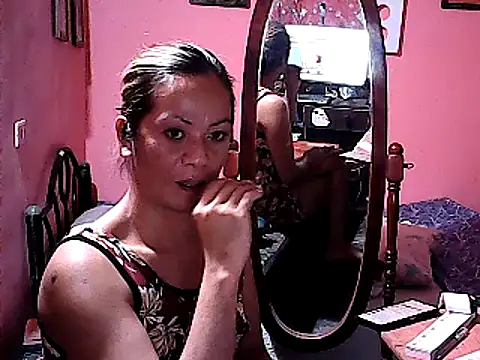 Snapshot of yummy_21xxx chatting on February 27, 9:43 am yummy 21xxx online show from February 27, 9:43 am