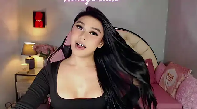 Snapshot of WeezyBabyXoxo chatting on December 3, 5:37 am WeezyBabyXoxo online show from December 3, 5:37 am