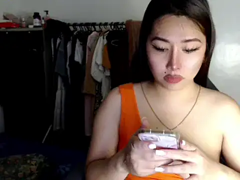 Snapshot of urqueendominant chatting on March 17, 5:52 am urqueendominant online show from March 17, 5:52 am