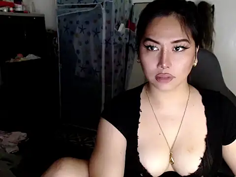 Snapshot of urqueendominant chatting on September 20, 3:34 am urqueendominant online show from September 20, 3:34 am