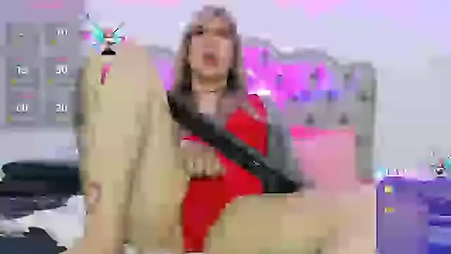 Snapshot of saammii_ chatting on December 8, 12:46 am saammii online show from December 8, 12:46 am