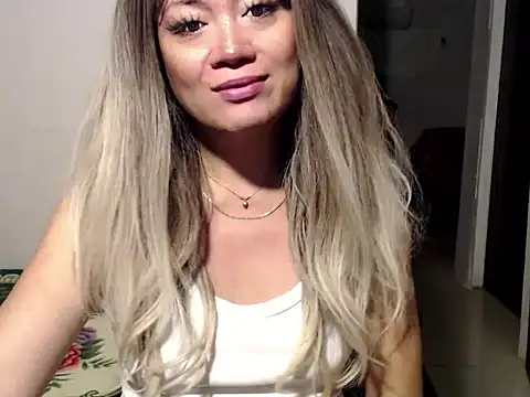 Snapshot of cum2mama chatting on September 8, 9:13 pm cum2mama online show from September 8, 9:13 pm