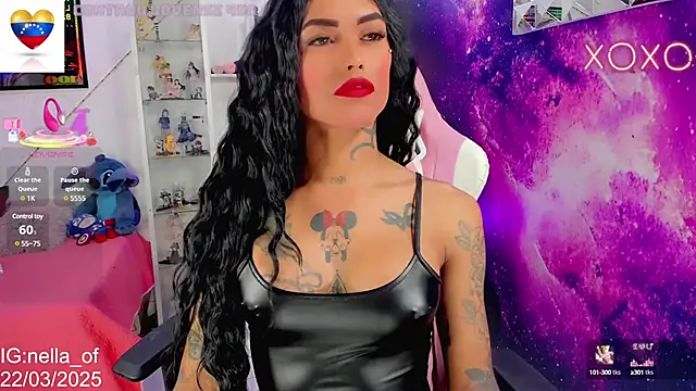 Snapshot of Nella_Dolls chatting on March 22, 11:42 pm Nella Dolls online show from March 22, 11:42 pm