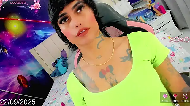 Snapshot of Nella_Dolls chatting on September 22, 10:48 pm Nella Dolls online show from September 22, 10:48 pm