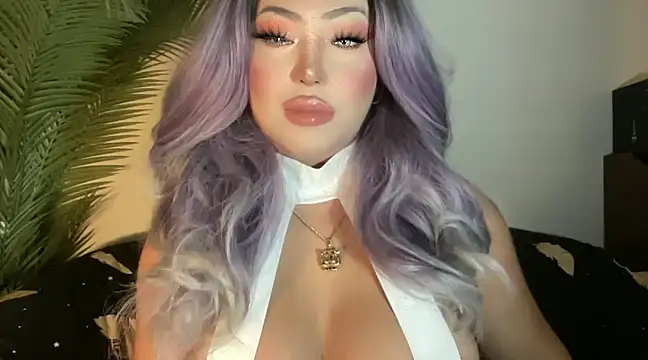 Snapshot of BigDominaMia chatting on January 26, 12:33 pm BigDominaMia online show from January 26, 12:33 pm