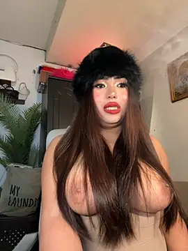 Snapshot of BigDominaMia chatting on September 15, 4:45 pm BigDominaMia online show from September 15, 4:45 pm