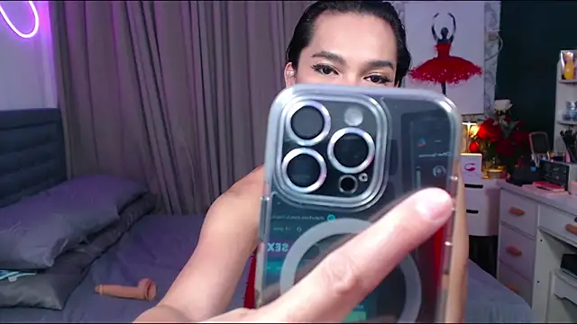 Snapshot of Pretty_Cassie69 chatting on February 15, 10:00 pm Pretty Cassie69 online show from February 15, 10:00 pm