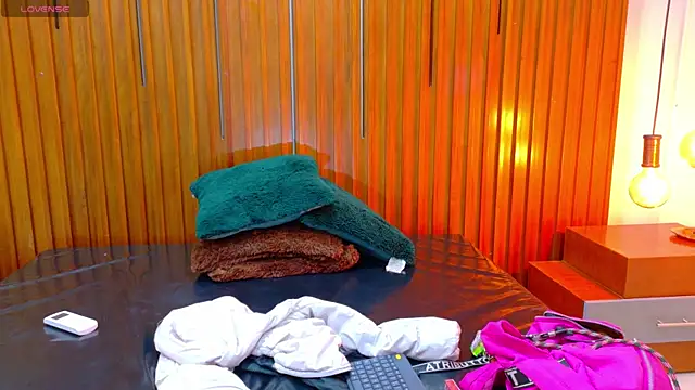 SilvanaCapelli online show from November 26, 10:12 pm