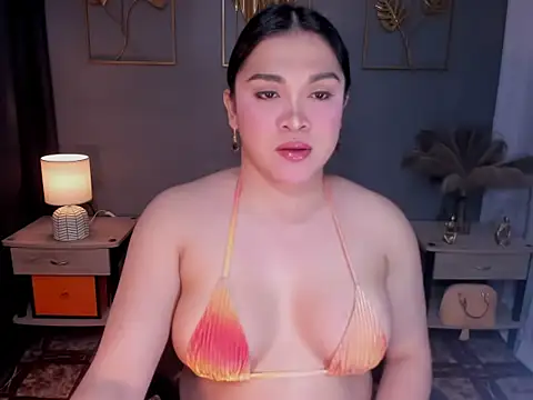 MaxeneCullens online show from October 11, 7:55 am