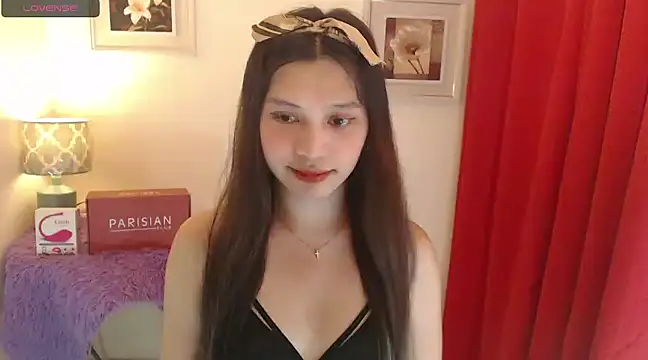 Snapshot of ObsessionAmber chatting on February 4, 10:00 am ObsessionAmber online show from February 4, 10:00 am