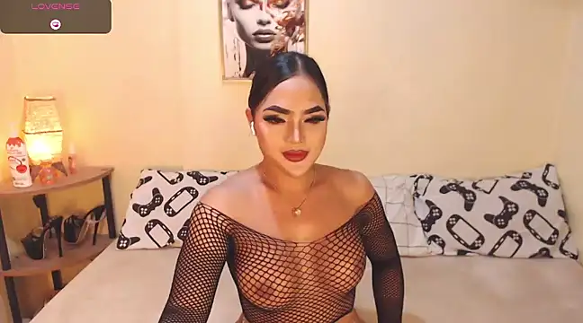 Snapshot of XQueenseductionX69 chatting on December 19, 11:35 pm XQueenseductionX69 online show from December 19, 11:35 pm