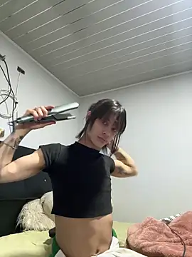 Snapshot of stormytt_ chatting on March 6, 2:36 am stormytt online show from March 6, 2:36 am