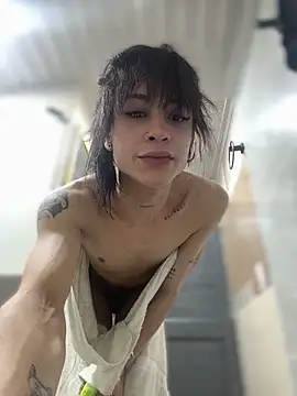 Snapshot of stormytt_ chatting on October 5, 1:22 pm stormytt online show from October 5, 1:22 pm