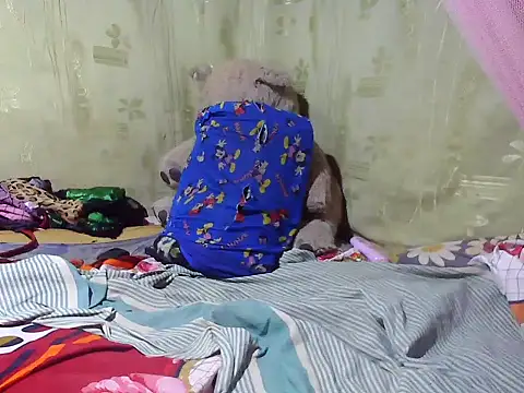 Snapshot of Alora-shine chatting on March 19, 8:11 pm Alora-shine online show from March 19, 8:11 pm