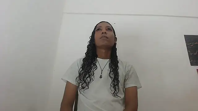 Snapshot of shairaStarr chatting on December 4, 1:08 am shairaStarr online show from December 4, 1:08 am