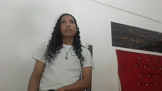Snapshot of shairaStarr chatting on December 4, 11:13 am shairaStarr online show from December 4, 11:13 am