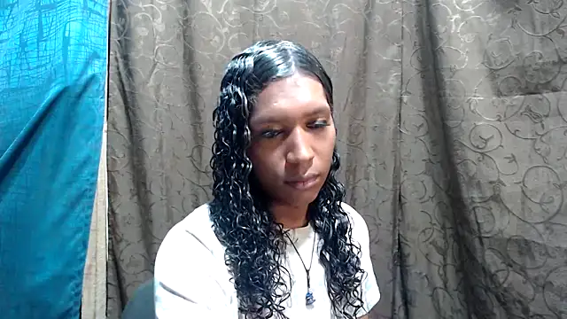 Snapshot of shairaStarr chatting on October 3, 8:31 pm shairaStarr online show from October 3, 8:31 pm