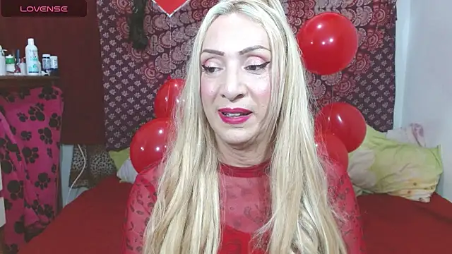 Snapshot of elena_evans chatting on February 14, 6:40 pm elena evans online show from February 14, 6:40 pm