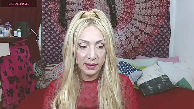 Snapshot of elena_evans chatting on March 17, 6:38 pm elena evans online show from March 17, 6:38 pm
