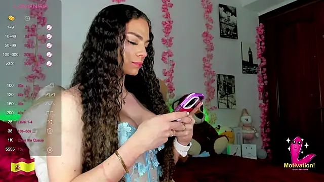Snapshot of gabrielatafur_ chatting on February 13, 1:00 am gabrielatafur online show from February 13, 1:00 am
