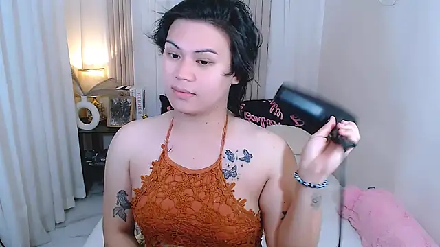 Snapshot of Mimi_Cums chatting on October 10, 1:39 am Mimi Cums online show from October 10, 1:39 am