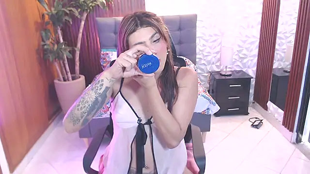 Snapshot of ximena22love chatting on January 22, 9:11 pm ximena22love online show from January 22, 9:11 pm