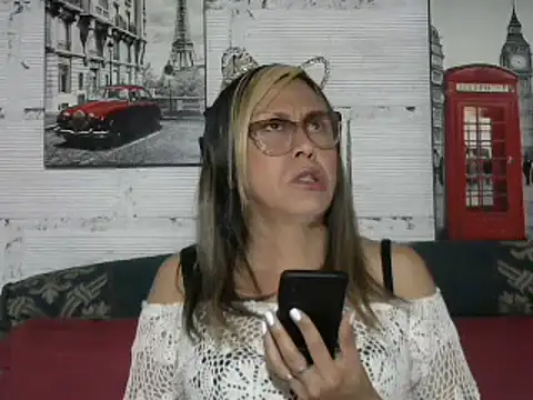 Snapshot of divahot08 chatting on January 8, 5:15 pm divahot08 online show from January 8, 5:15 pm