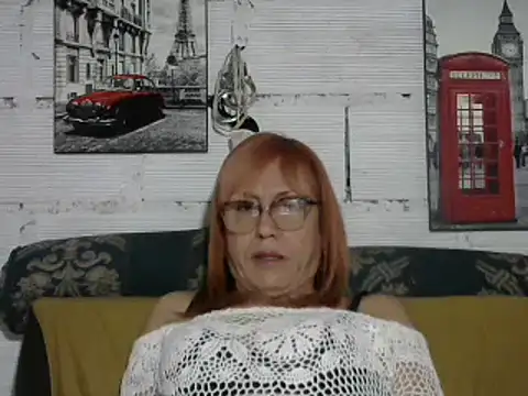 Snapshot of divahot08 chatting on March 8, 1:47 pm divahot08 online show from March 8, 1:47 pm