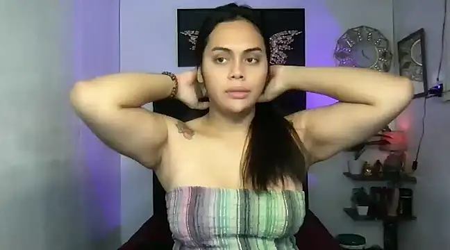 Snapshot of _MissKhimberlyXxx_ chatting on February 5, 3:20 pm MissKhimberlyXxx online show from February 5, 3:20 pm
