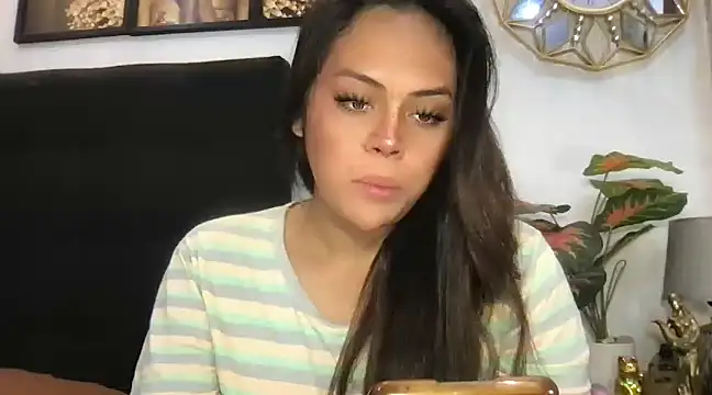 Snapshot of _MissKhimberlyXxx_ chatting on March 17, 10:03 pm MissKhimberlyXxx online show from March 17, 10:03 pm
