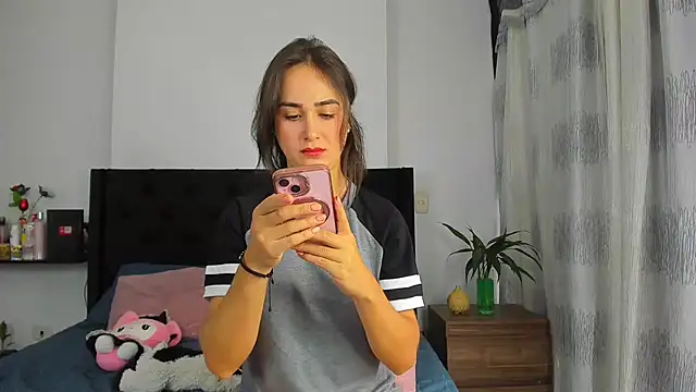 Snapshot of AndreaStivens chatting on September 25, 11:39 am AndreaStivens online show from September 25, 11:39 am