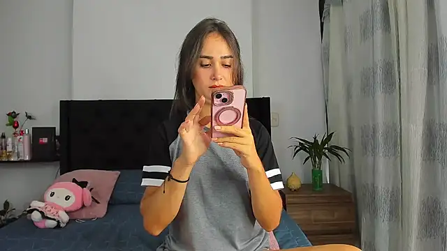 Snapshot of AndreaStivens chatting on October 6, 11:54 am AndreaStivens online show from October 6, 11:54 am