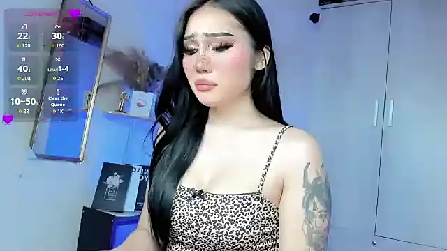 Snapshot of Icon1c_LiLy chatting on October 5, 11:37 pm Icon1c LiLy online show from October 5, 11:37 pm