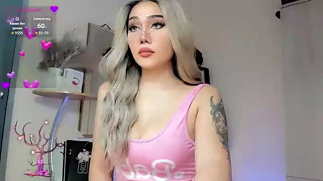 Icon1c LiLy online show from October 15, 8:36 am