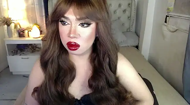 Snapshot of RebecaNextToYou chatting on December 18, 5:00 pm RebecaNextToYou online show from December 18, 5:00 pm