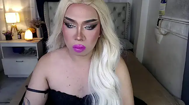 Snapshot of RebecaNextToYou chatting on January 14, 4:50 pm RebecaNextToYou online show from January 14, 4:50 pm